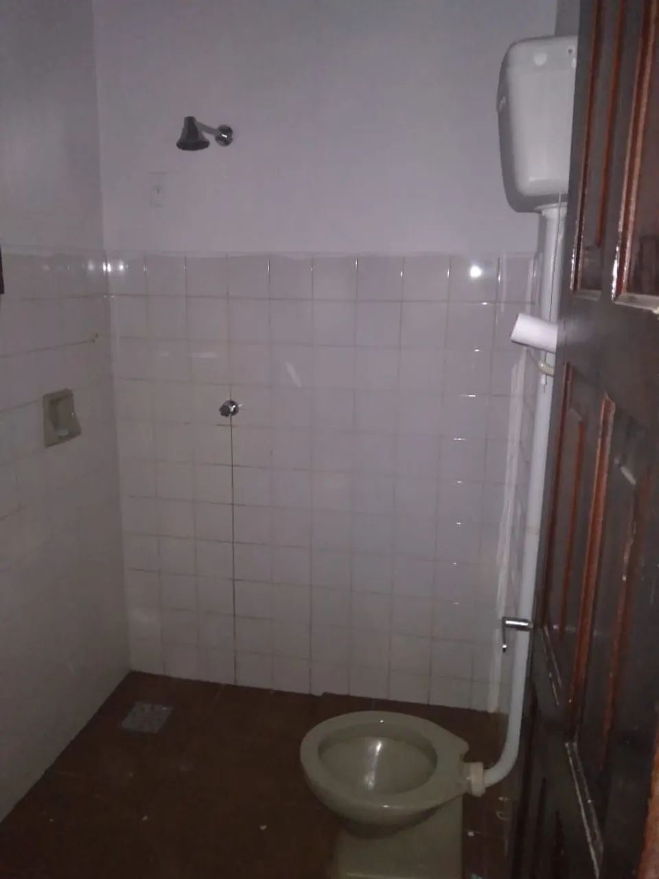 Alugo casa grande em ótima localidade  - Foto 4