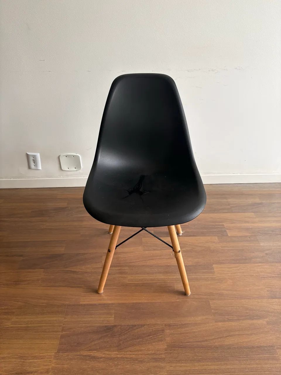 Cadeira EAMES - Preta - Foto 3
