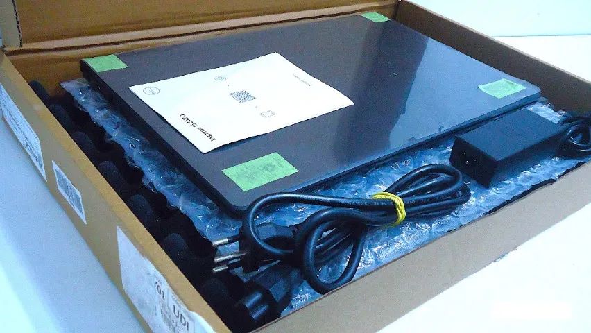 Notebook Dell i3-G12/ 8gb/ 1TB