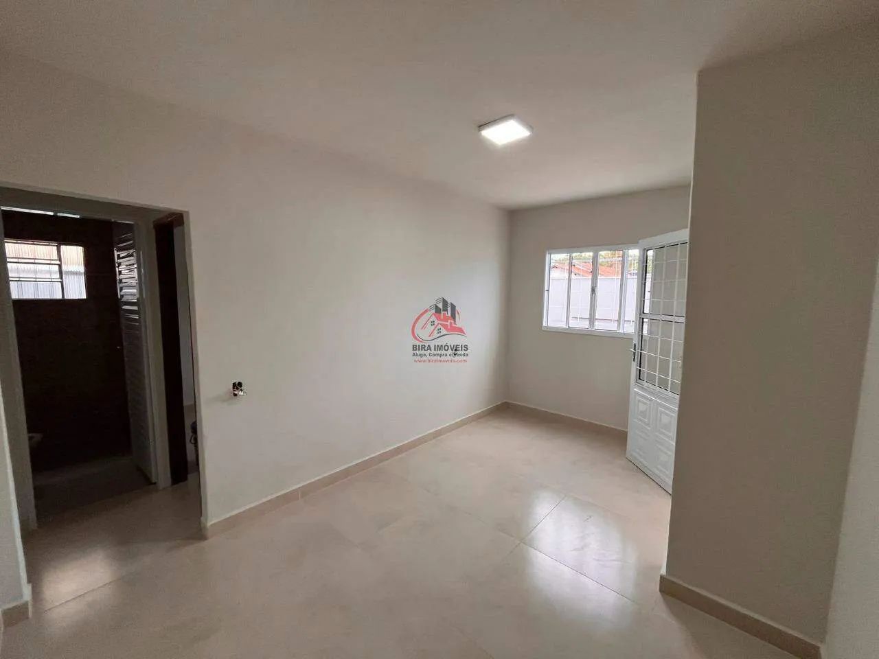 Casa à Venda com 2 Quartos e Terreno de 200m² - Foto 4