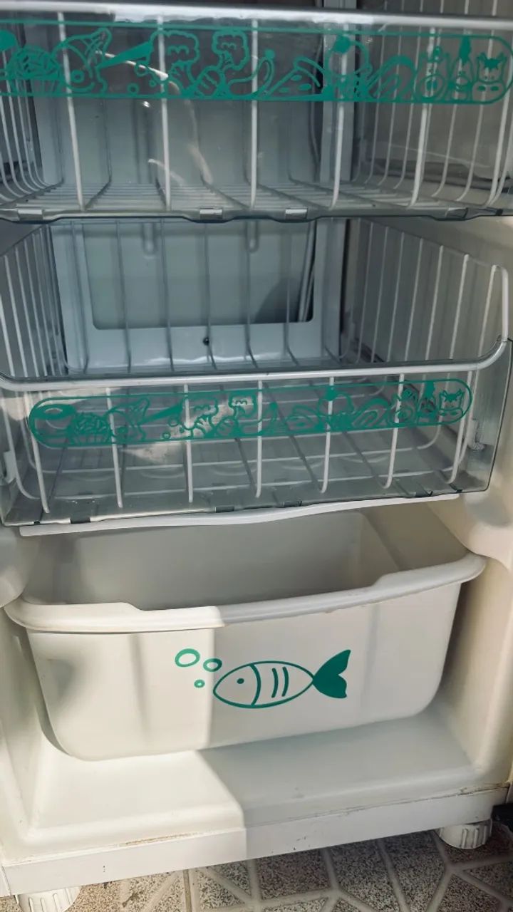 Freezer Cônsul vertical 142L branco 110V - Foto 3