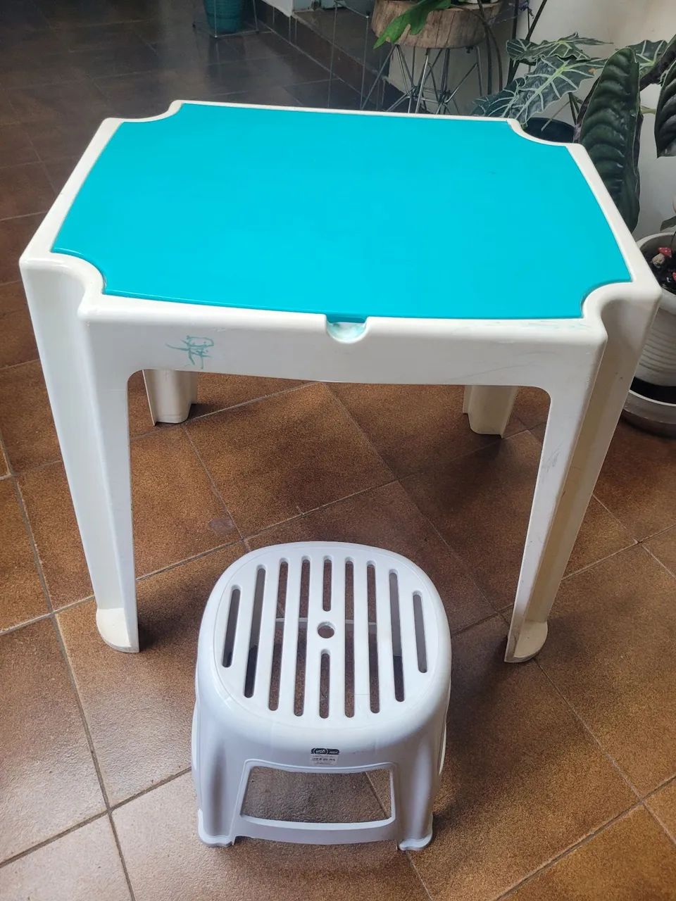 Mesa e banquinho infantil  - Foto 5