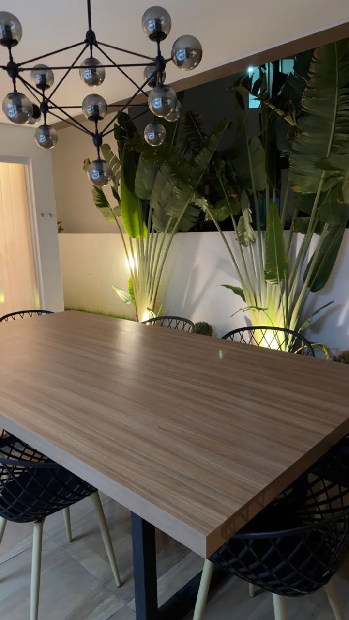 Mesa de jantar ampla com 8 cadeiras - Foto 4