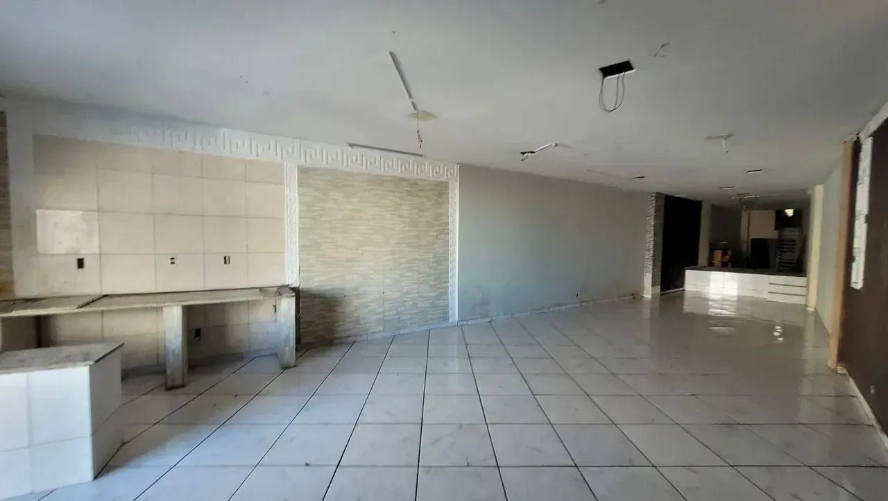 Ponto/Loja comercial na Av Carlos Lindenberg, 85m2!