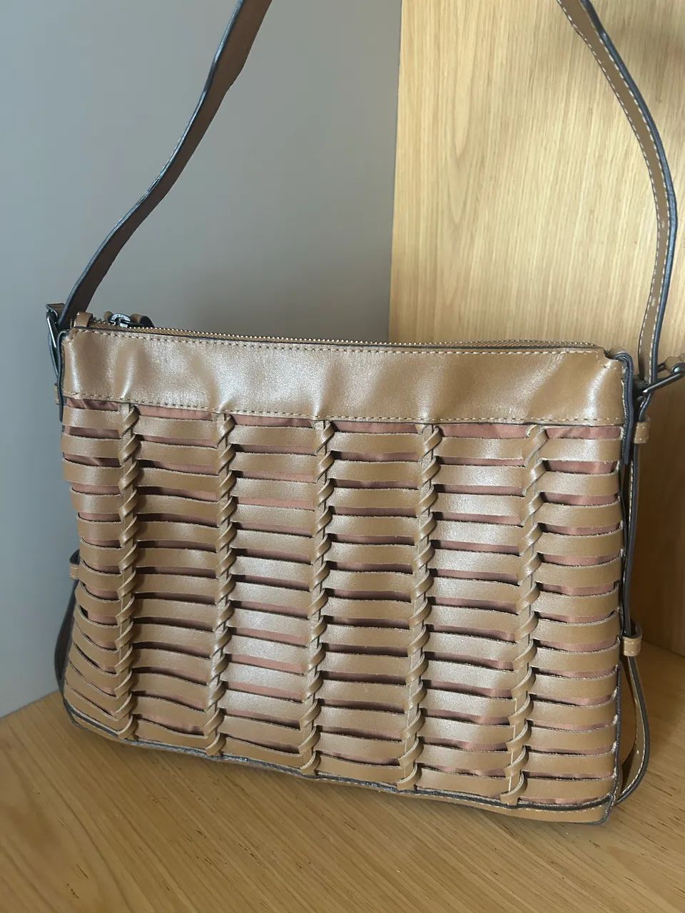 Bolsa 100% couro Elisa Atheniense