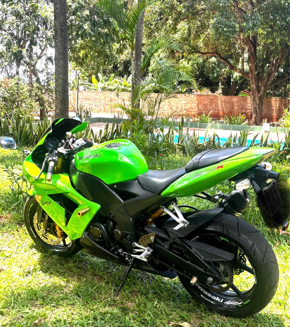 Kawasaki Zx-10/ Zx-10r 1000cc 2006 - 1459938640 | OLX