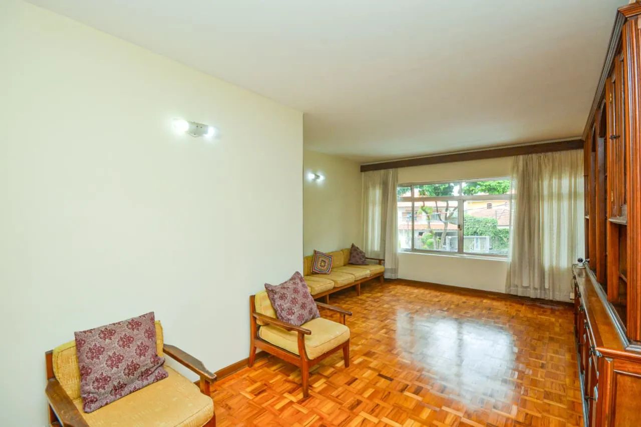 Casa comercial na Avenida Marari, 128  150 m²