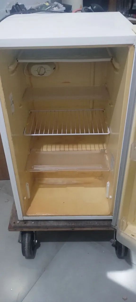 Frigobar eletrolux 120l - Foto 3