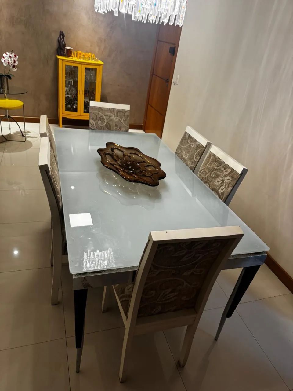 Mesa de Vidro com seis cadeiras - Foto 4