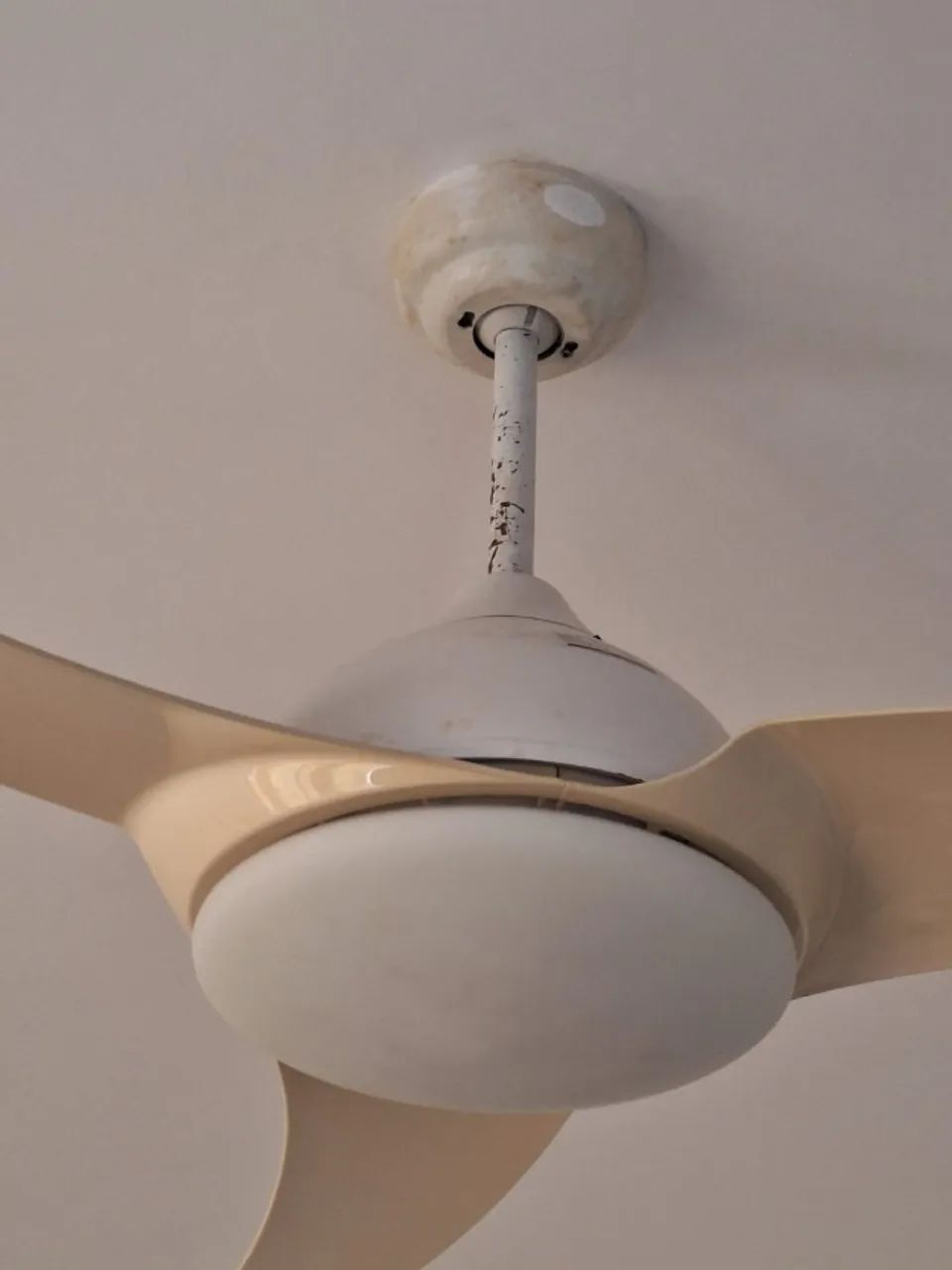 Ventilador de teto com defeito - Foto 2