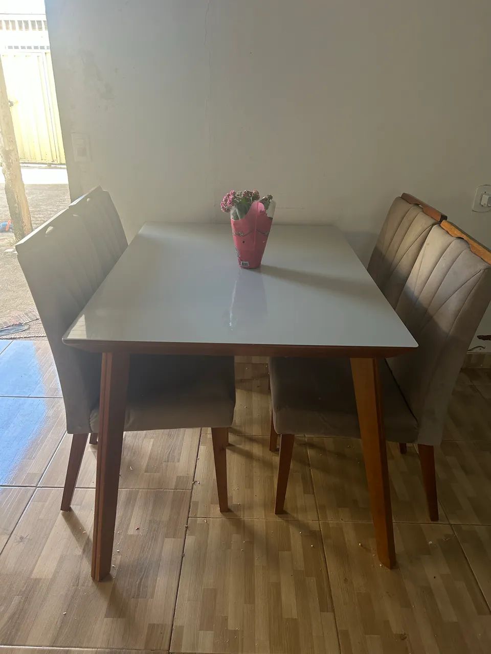 Mesa 4 cadeiras 