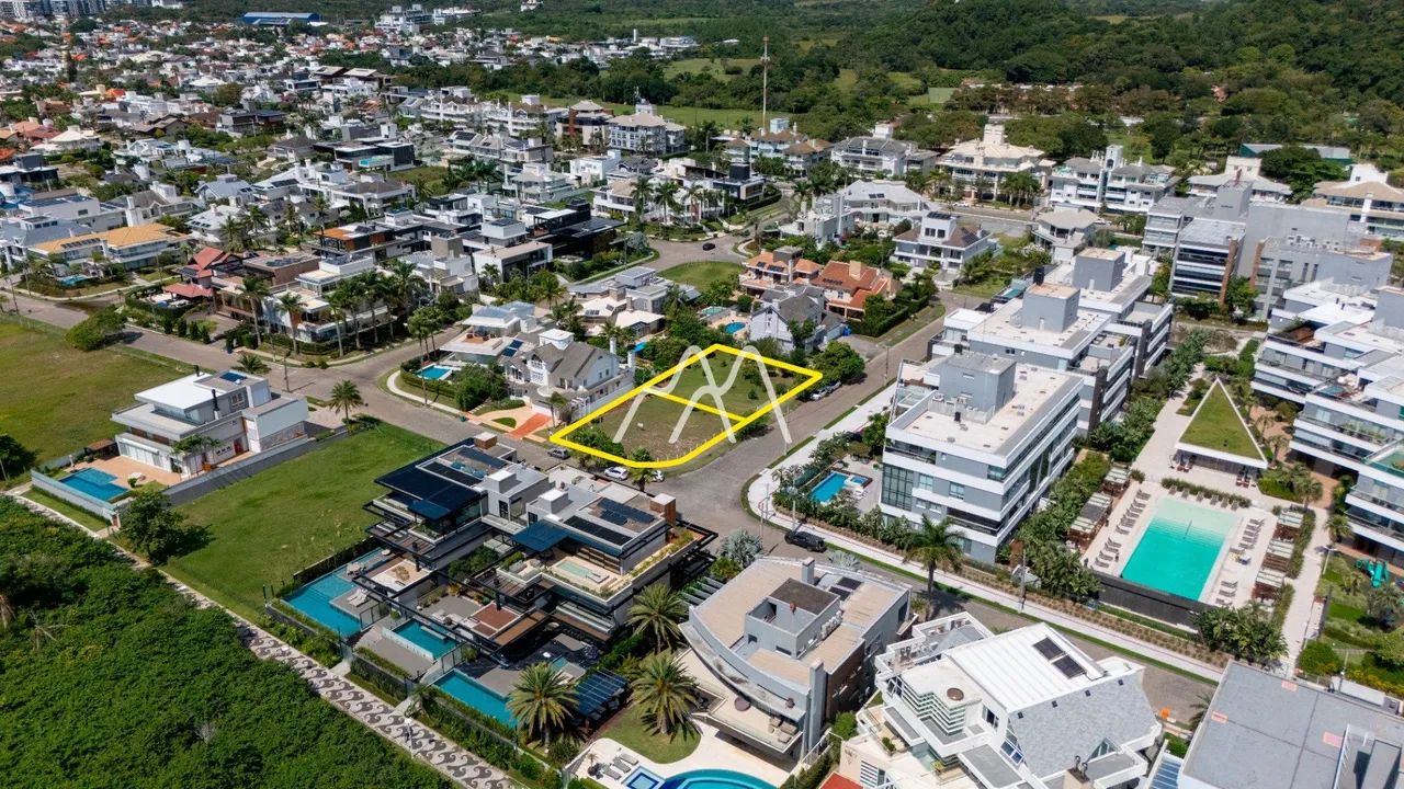Terreno de esquina e próximo ao mar à venda em Jurerê Internacional - Foto 4