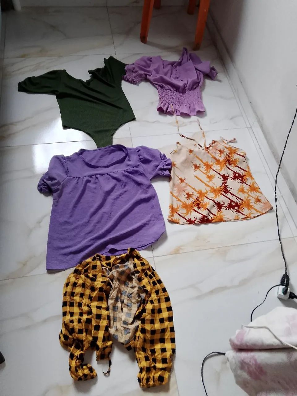 Lote de roupas femininas  - Foto 3