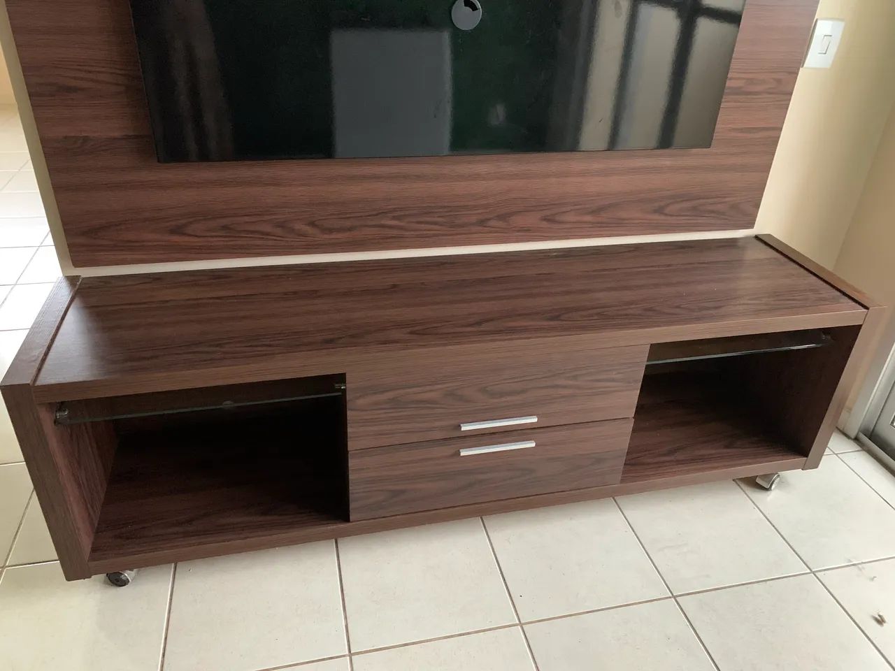 Rack de madeira para sala - Foto 4