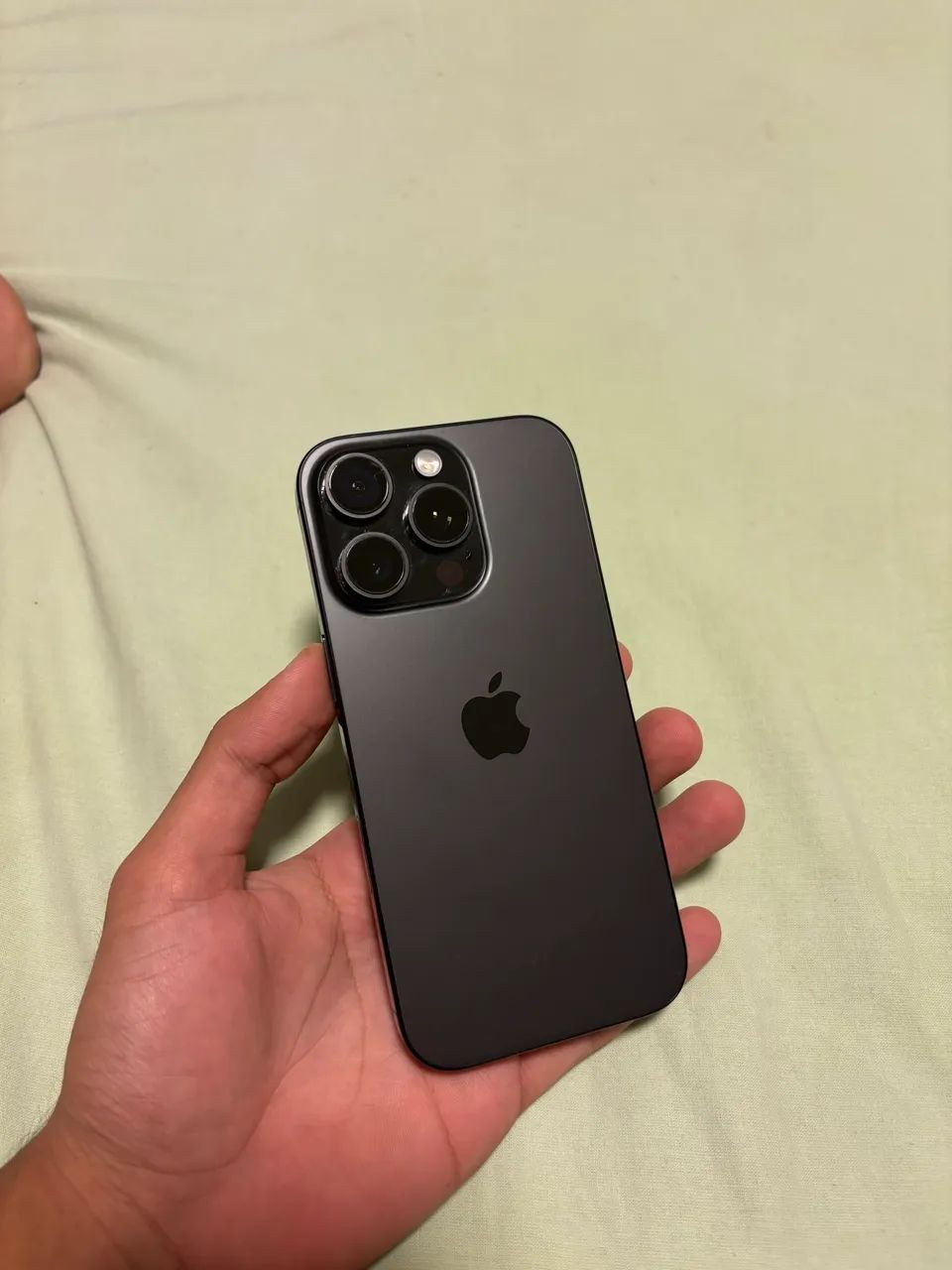 Iphone 16 pro, 128gb. Bateria 97%. 
