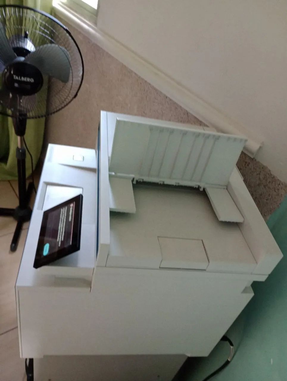 Vende se impressora Hp color laser jet pro MFP 4303fdw - Foto 5
