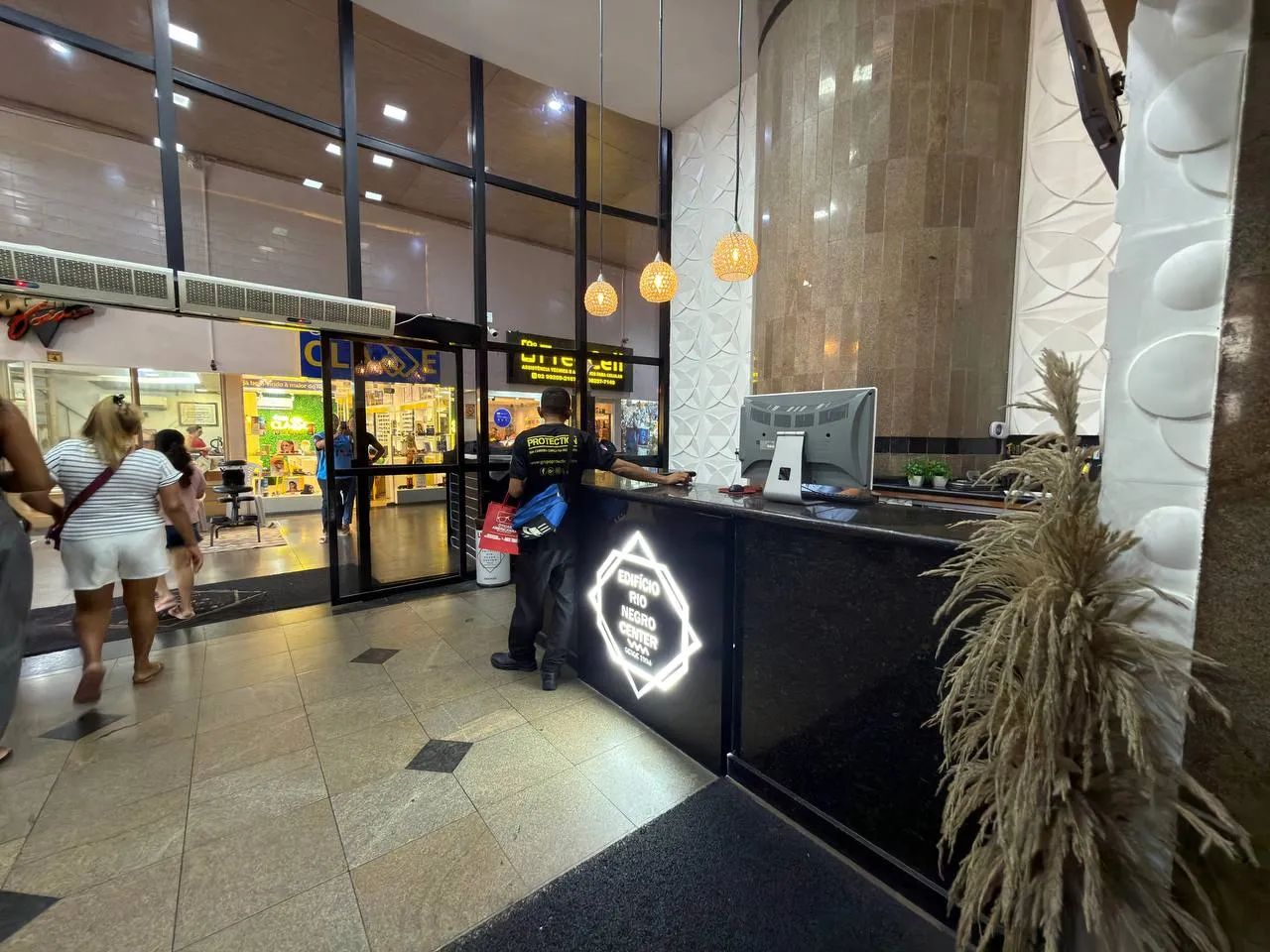 Edifício Rio Negro Center - Sala Comercial 38m² com 1 Vaga no Centro - Foto 2