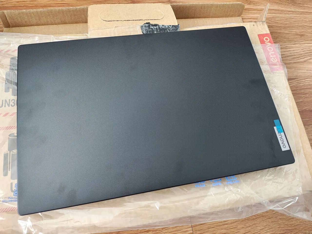 Notebook Lenovo V15 G4 IRU Zero  - Foto 2