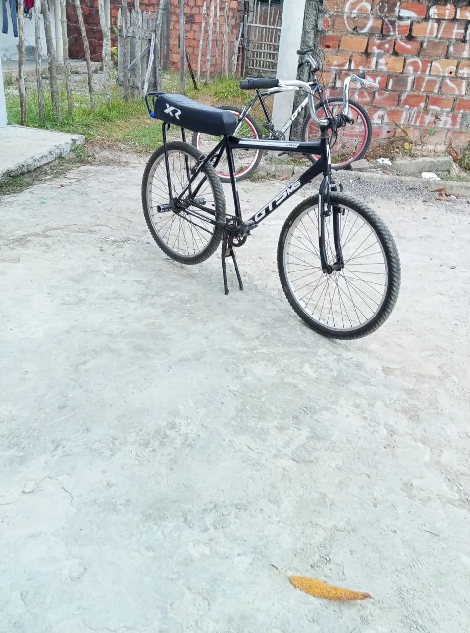 Vendo bicicleta aro 26 semi nova 
