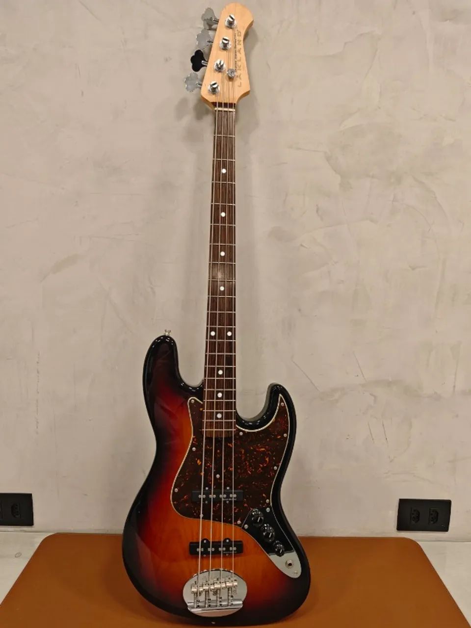 Lakland SK-460 Skyline Japan Series 2014 - Sunburst - Hipshot - Foto 2
