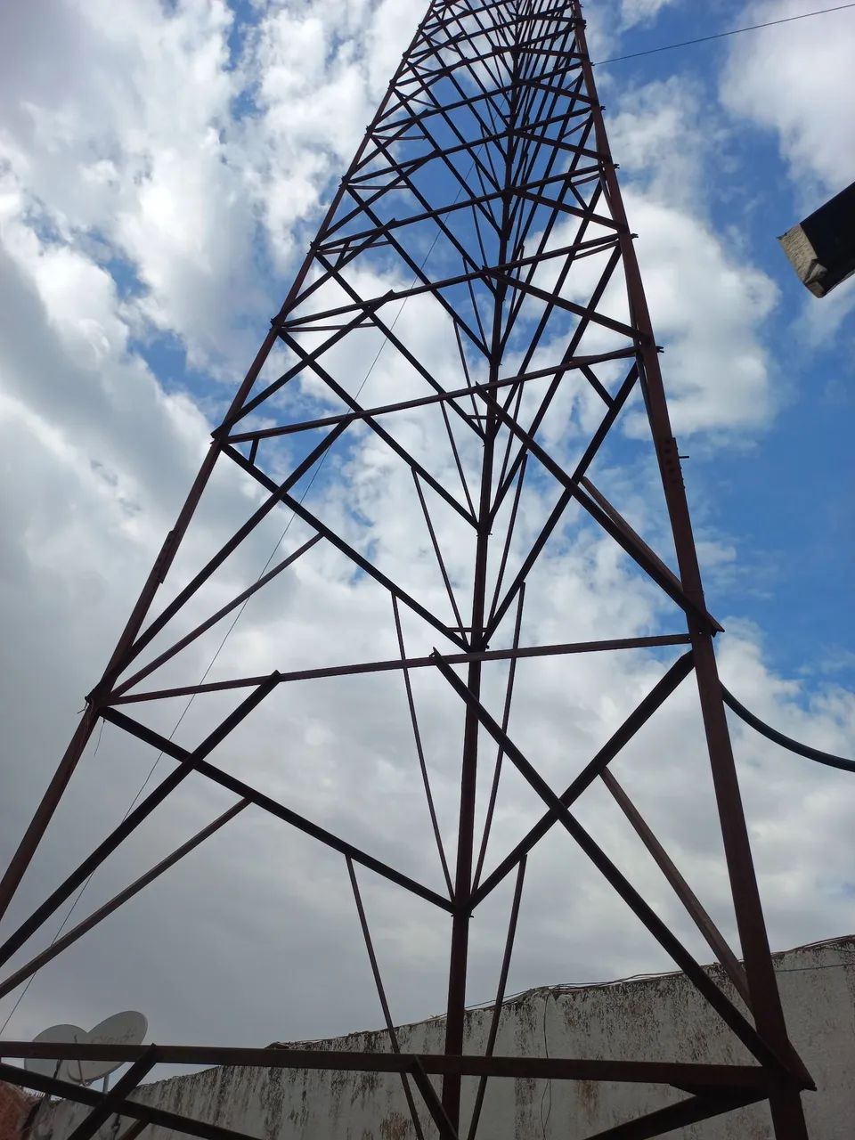 Torre Auto Portante de 15mts excelente para antenas de rádio, Internet via radio - Foto 3