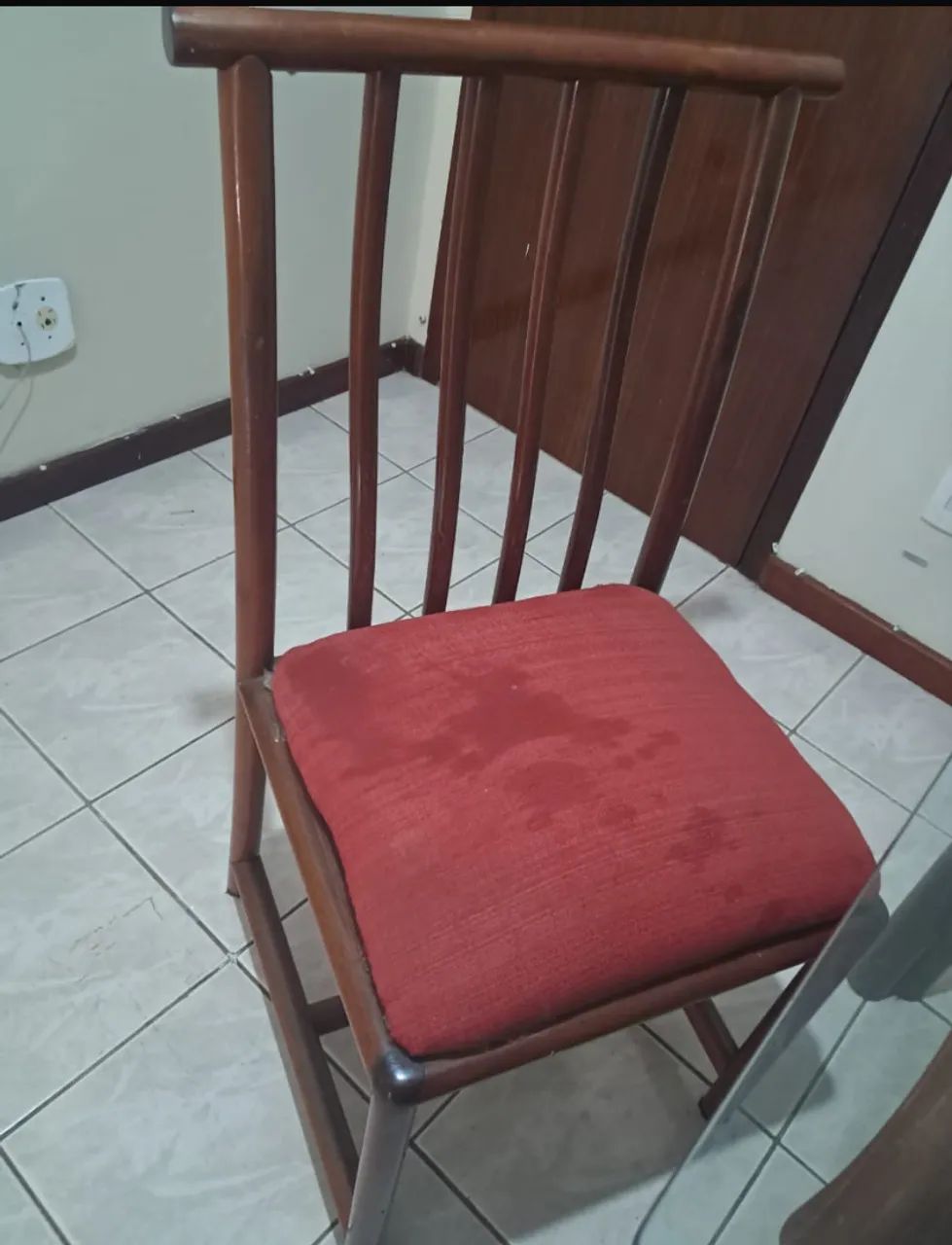 Vendo excelente mesa com seis lugares  - Foto 3
