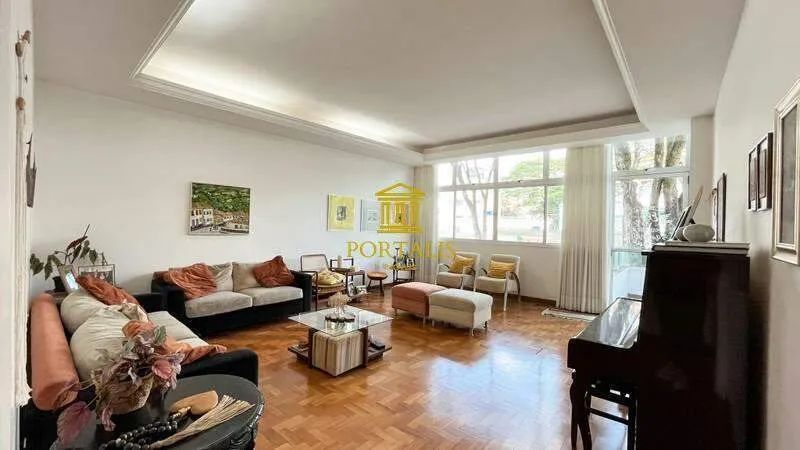 Casa com 7 quartos à venda em Belo Horizonte
