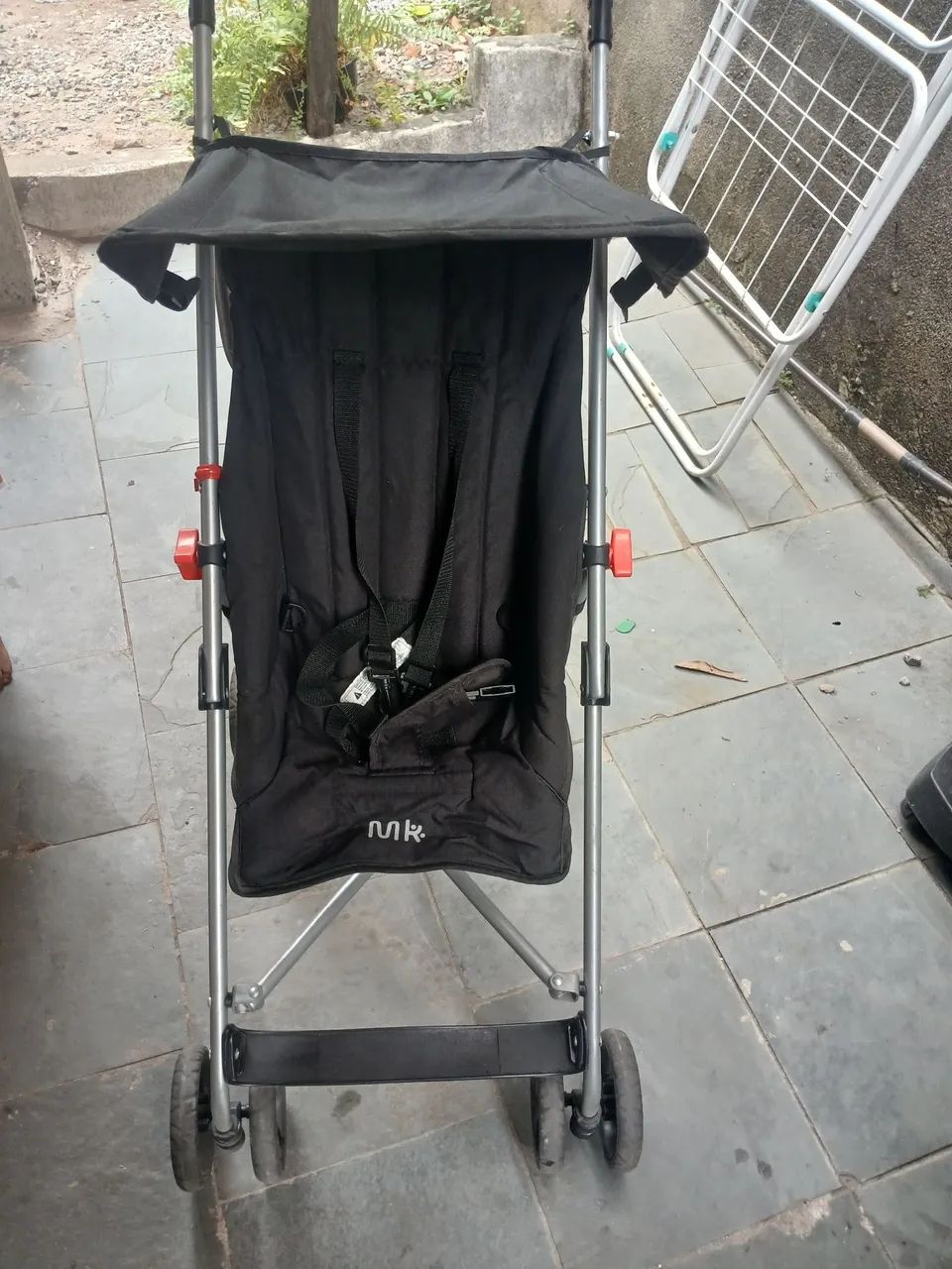 Carrinho de bebê  guarda chuva