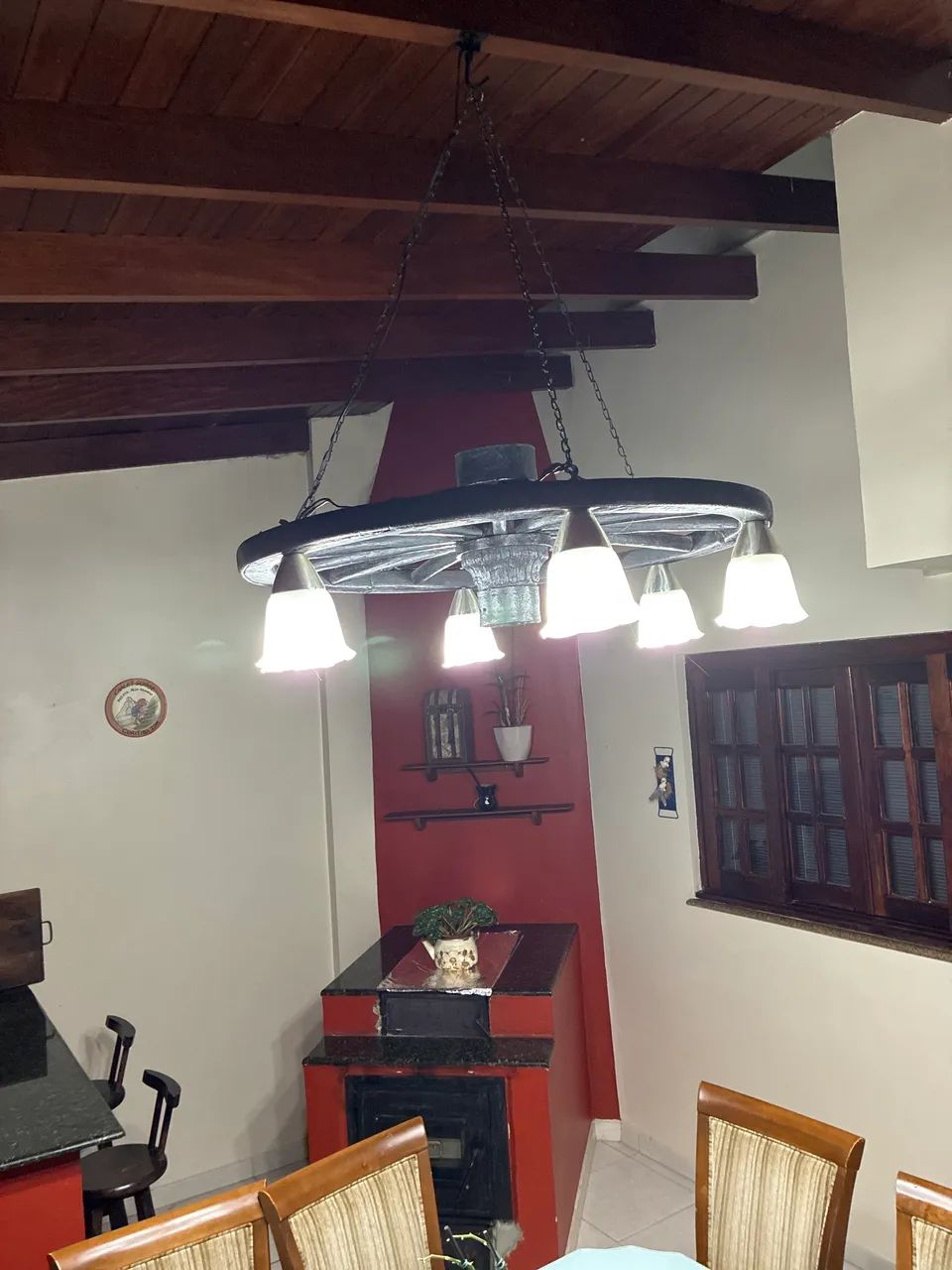 Lustre rústico de roda de carroça  - Foto 3