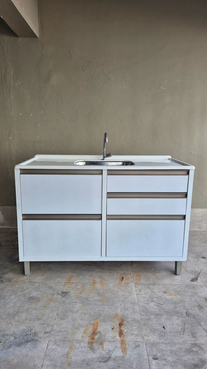 Pia completa para cozinha.