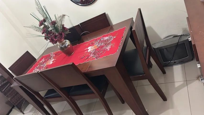 Mesa com 6 cadeiras  - Foto 2