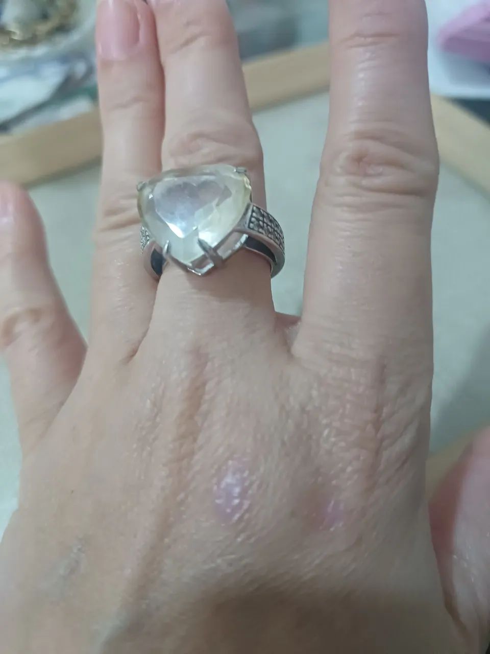 Anel prata 950 com coração de cristal