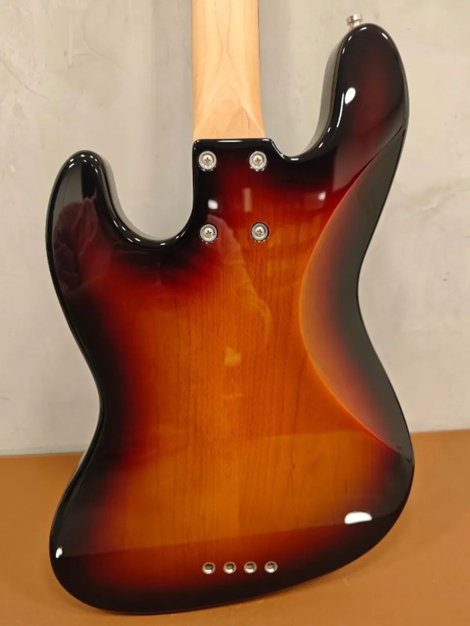Lakland SK-460 Skyline Japan Series 2014 - Sunburst - Hipshot - Foto 3