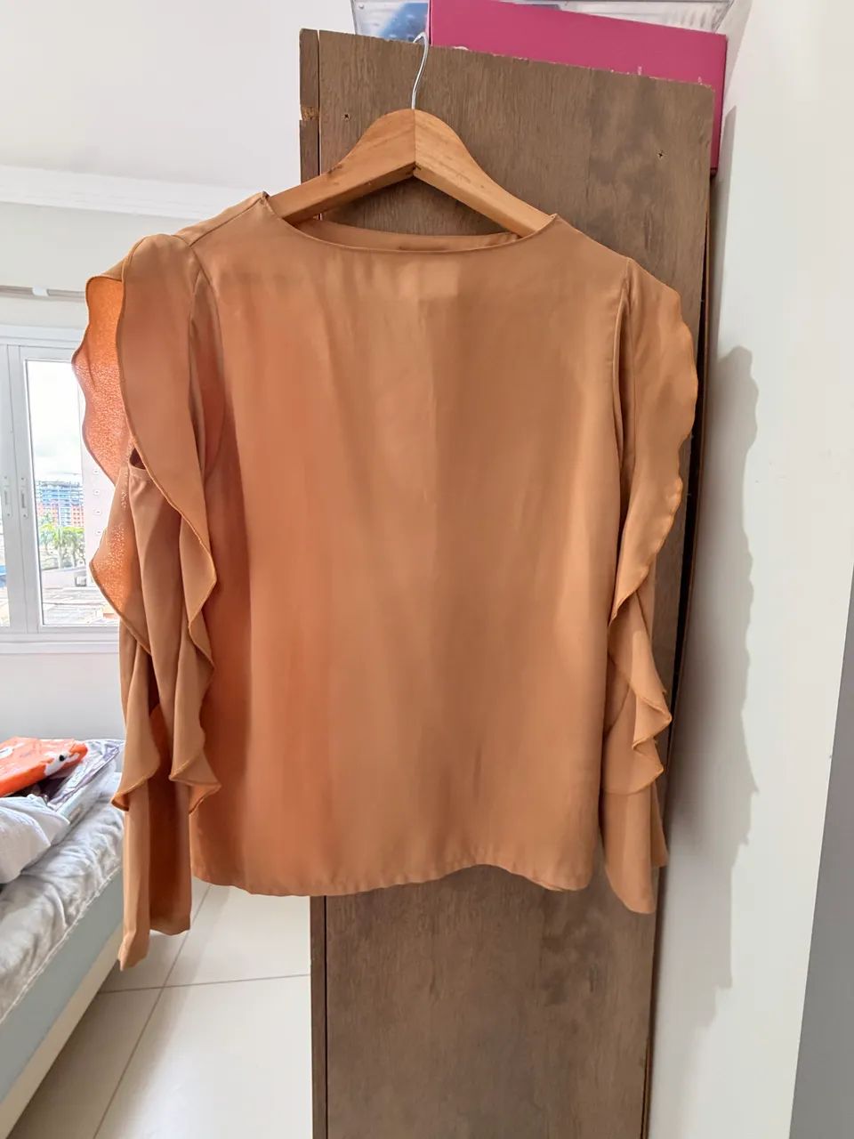 Blusa de seda caramelo 