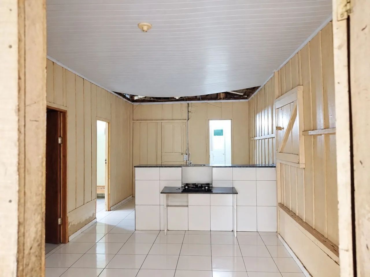 Casa com terreno amplo, e bem localizada. - Foto 3