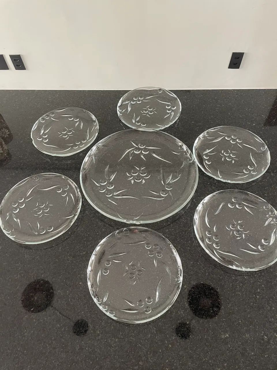 Conjunto para Bolo em Vidro com Prato de Bolo e 6 Pratos de Sobremesa - Decorado - Foto 2