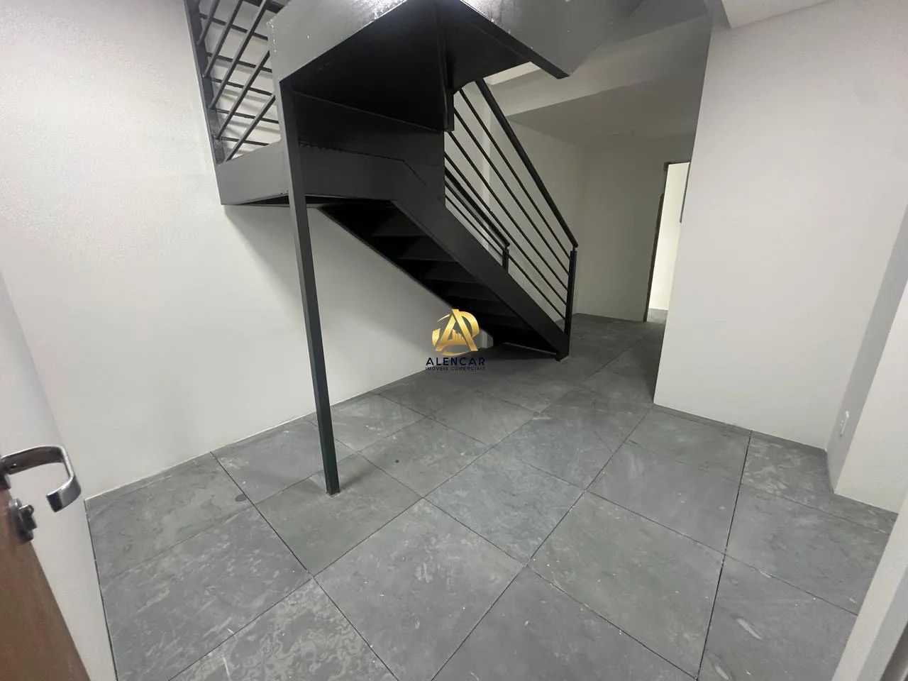 Sala Comercial com Mezanino para Locação no Centro de Vila Velha - Foto 3