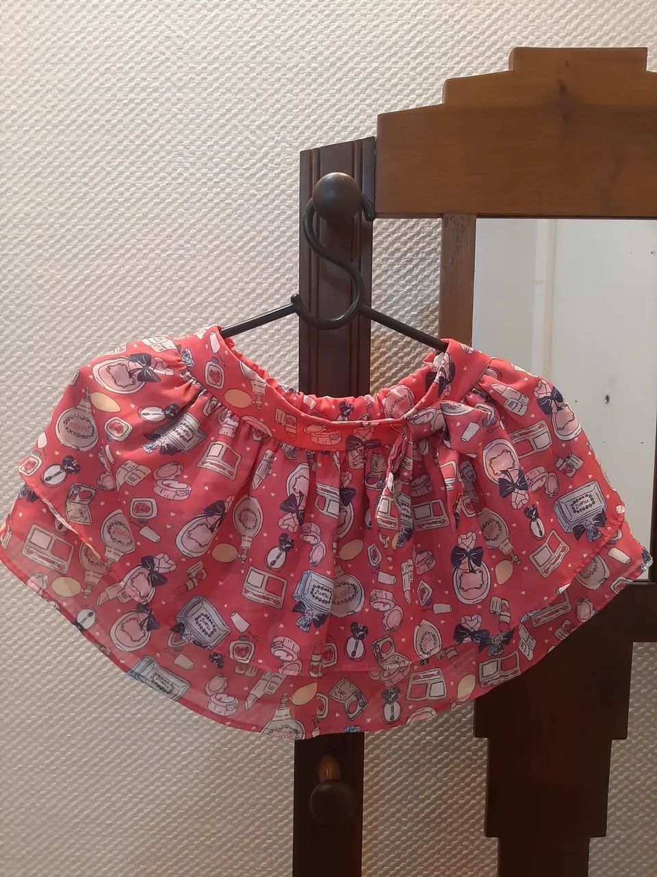 Saia de seda estampada. Marca MOMI. Tamanho 6.
