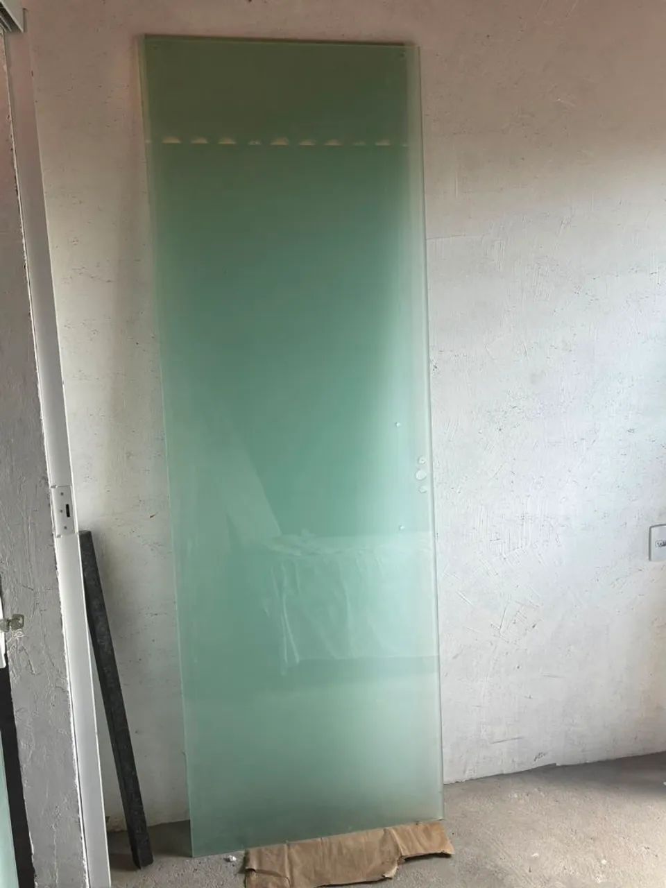 PORTA DE VIDRO JATEADO 8MM + PERFIL DE ALUMÍNIO - R$ 630,00 - Foto 4