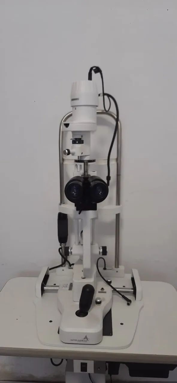 Vende-se  biomicroscópio