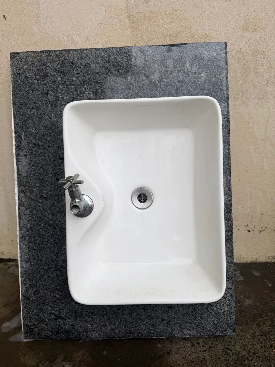Bancada de Granito com Cuba