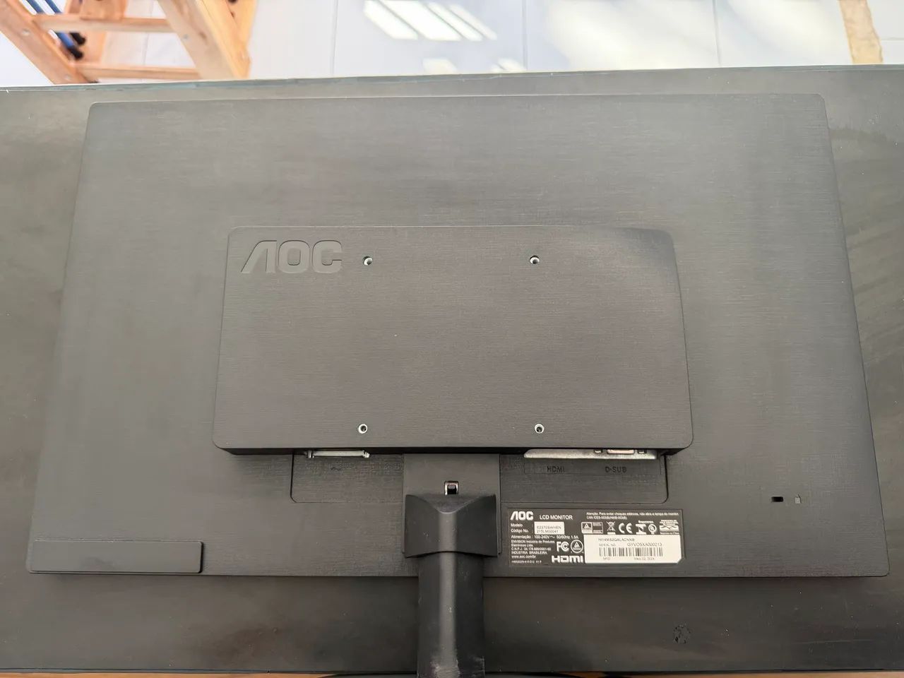Monitor AOC 21,5 POLEGADAS FULL HD  HDMI  - Foto 4