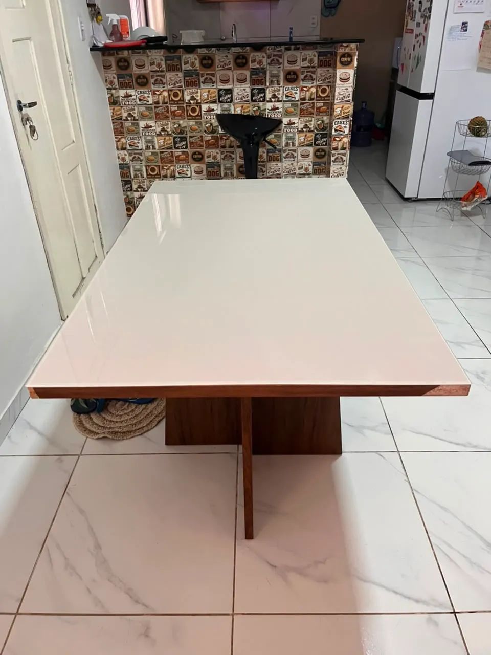 Vendo mesa sem cadeiras