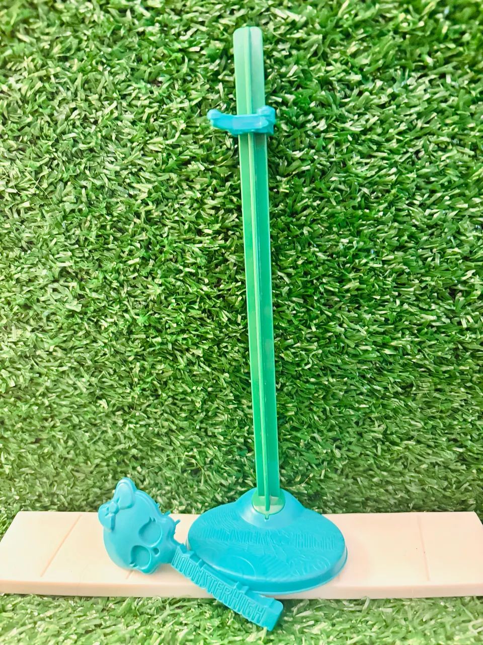 Suporte verde escuro com escova Monster Hogh
