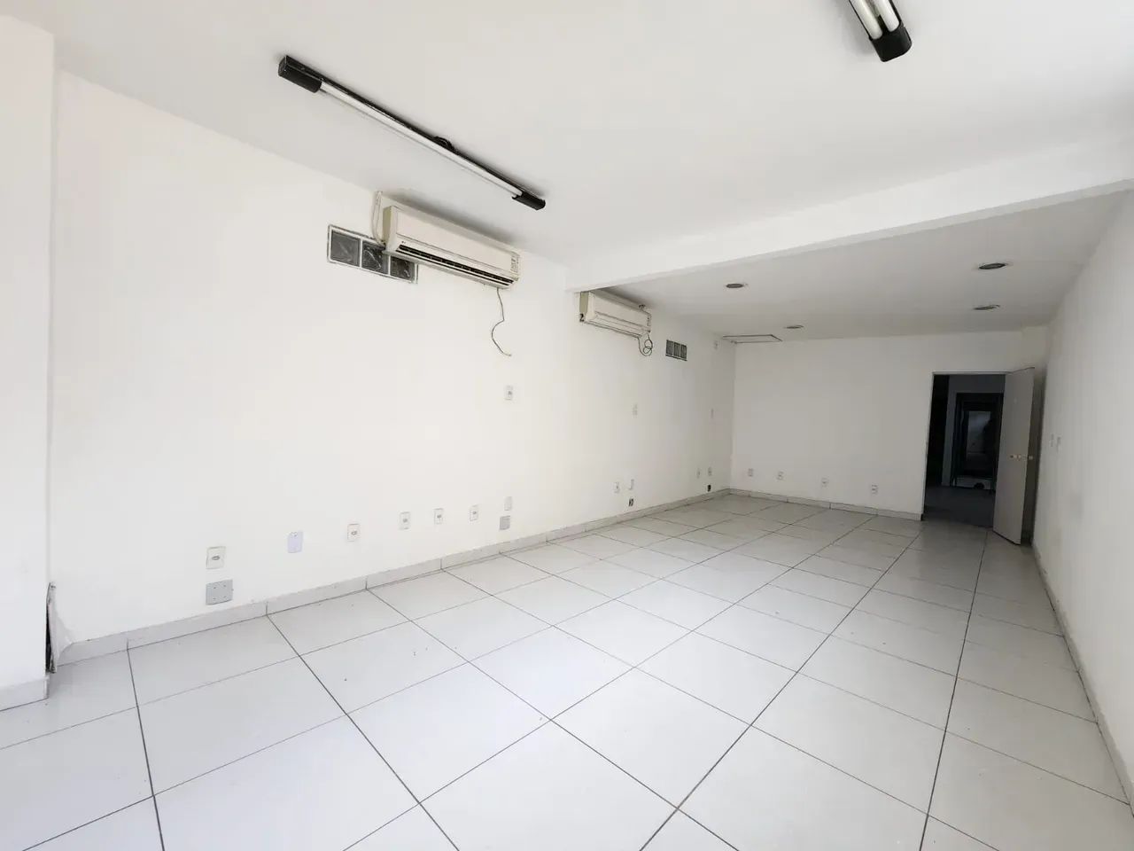 Sobreloja Ampla no Centro de Nilópolis  Ideal para Consultórios e Empresas - Foto 3