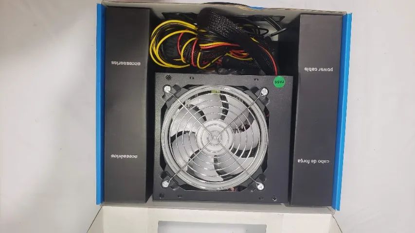 Fonte Hoopson FNT-550C 550W RGB Iluminação Incrível, Silenciosa e Potência