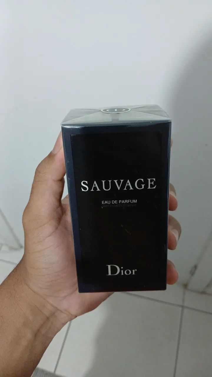 Perfume pra vender logo !! Preciso de dinheiro lacrado e nunca usado original !!