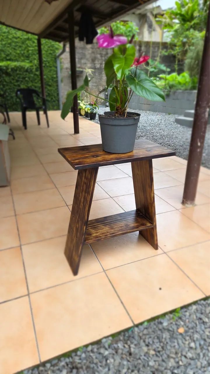 Mesa para flores ou decoração - linda e resistente - Foto 2