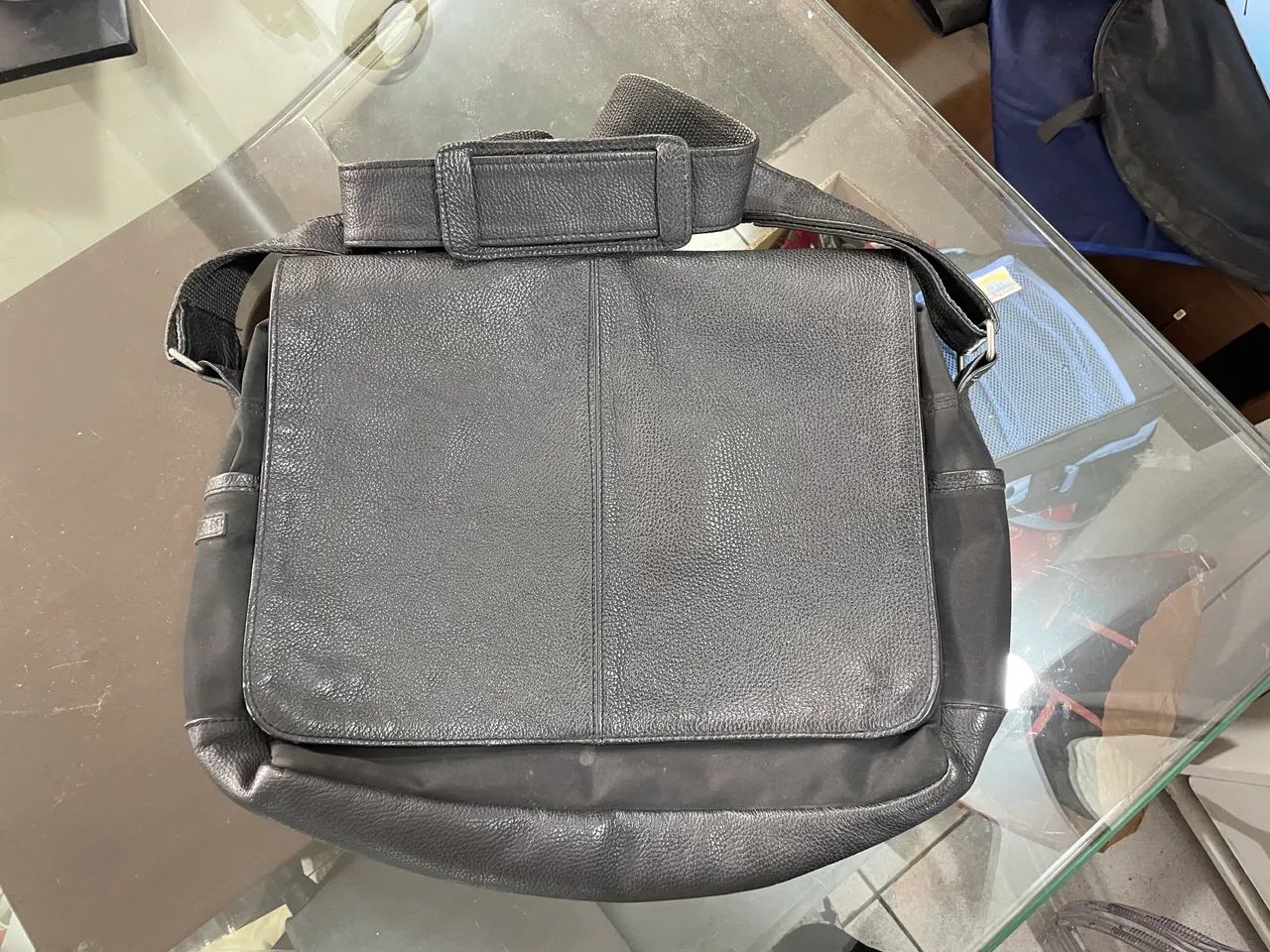 Bolsa Carteiro em Couro Siberiano