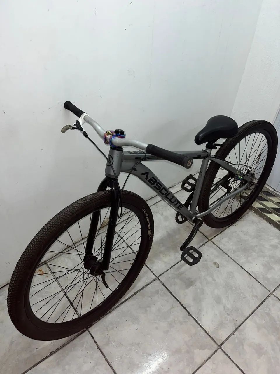 Bicicleta absoluta nero 5 montada  - Foto 4